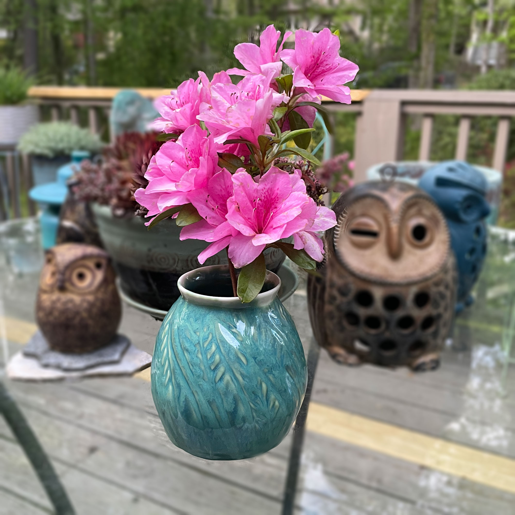 Moon pot vase with flowers